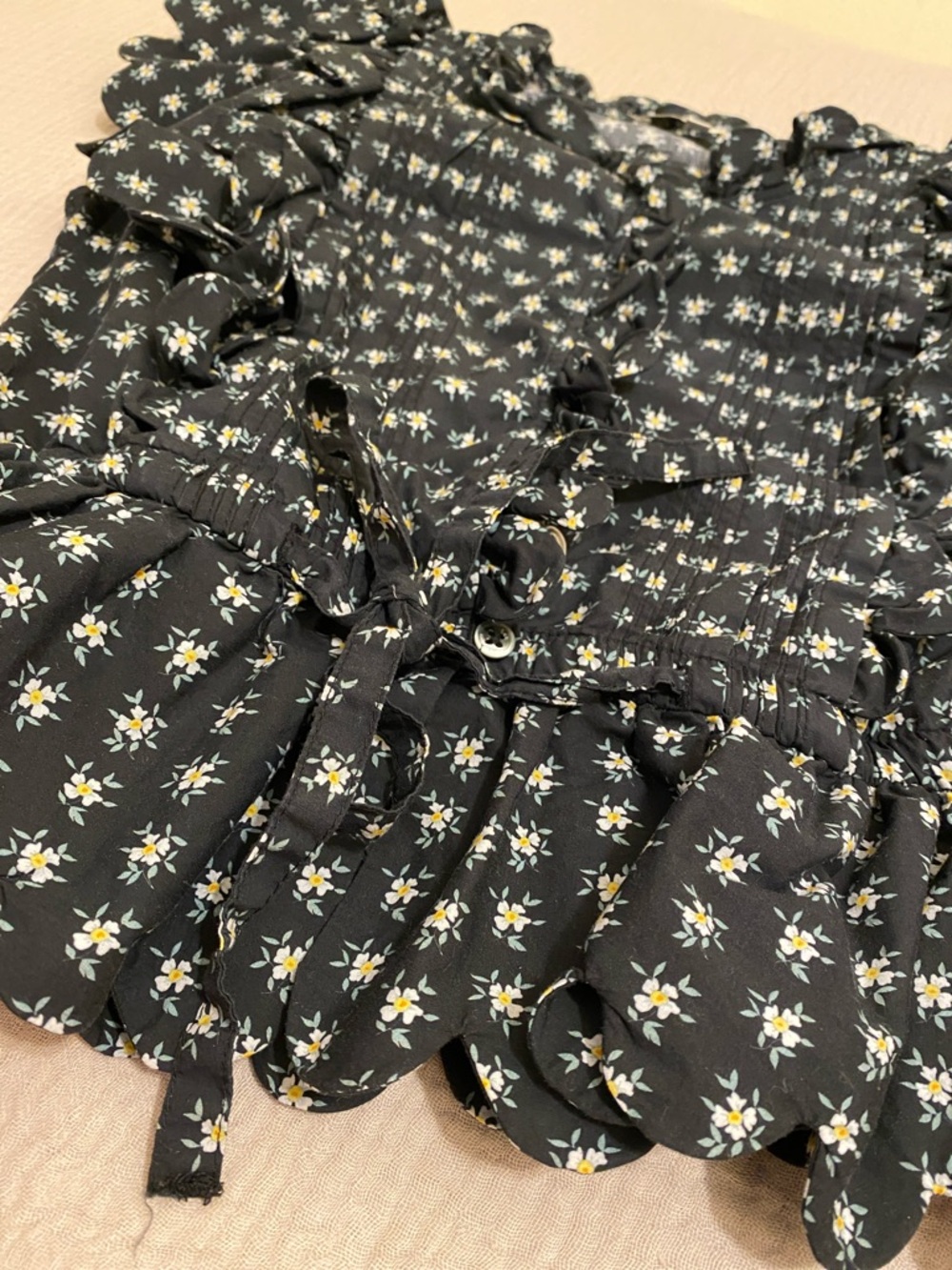 SEA NEW YORK Woven Floral Ruffle Peplum Top - Black. Size 6 - Picture 7 of 8